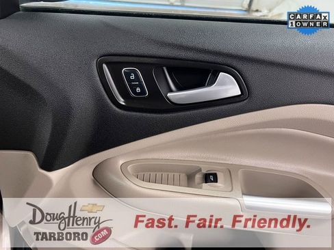 Used 2017 Ford Escape SE image 39