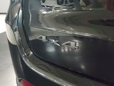 Used 2025 Jeep Compass Latitude w/ Altitude Special Edition image 9