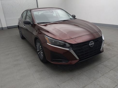 Used 2024 Nissan Altima 2.5 SV image 14