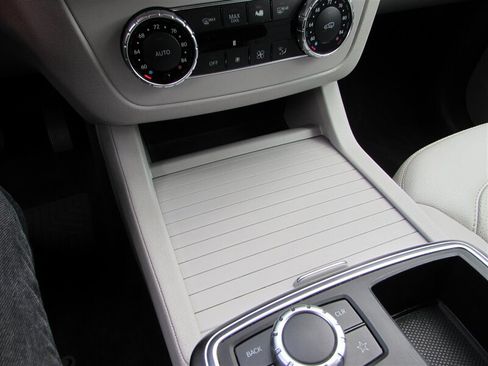 Used 2013 Mercedes-Benz ML 350 4MATIC image 22