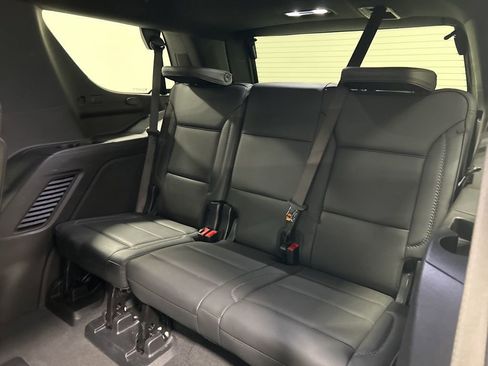 Used 2025 GMC Yukon Denali AWD/4WD image 32