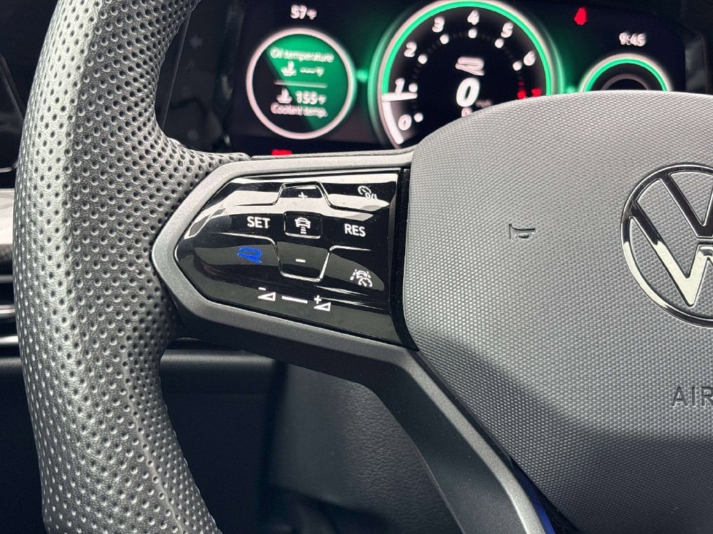 Used 2024 Volkswagen Golf R AWD/4WD image 18