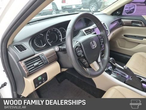 Used 2017 Honda Accord Touring image 12