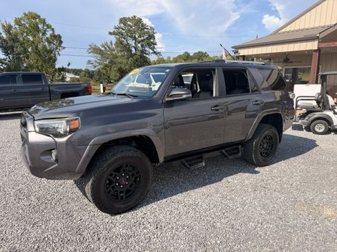 Used 2019 Toyota 4Runner SR5 Premium RWD image 3