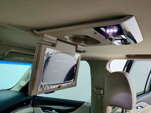 Used 2019 Cadillac Escalade Premium Luxury image 23