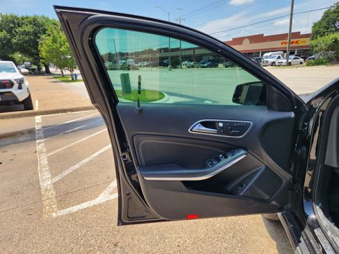 Used 2016 Mercedes-Benz GLA 250 image 9