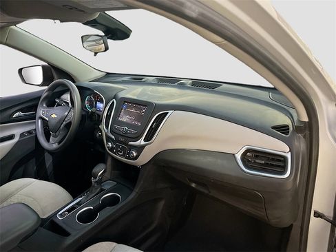 Used 2022 Chevrolet Equinox LS w/ LS Convenience Package image 26