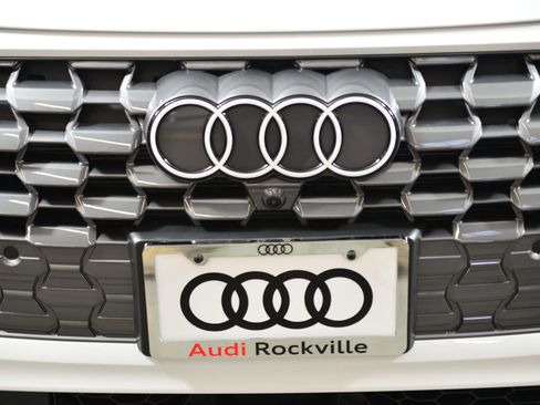 New 2025 Audi Q5 Prestige image 16