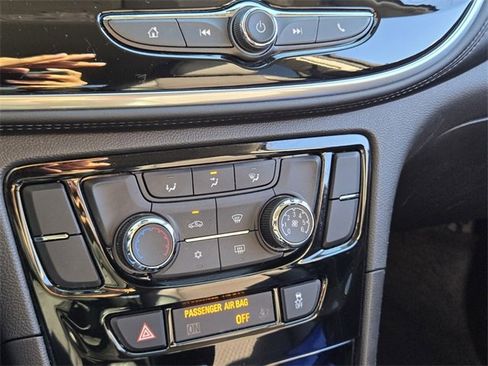 Used 2022 Buick Encore Preferred w/ Safety Package image 21