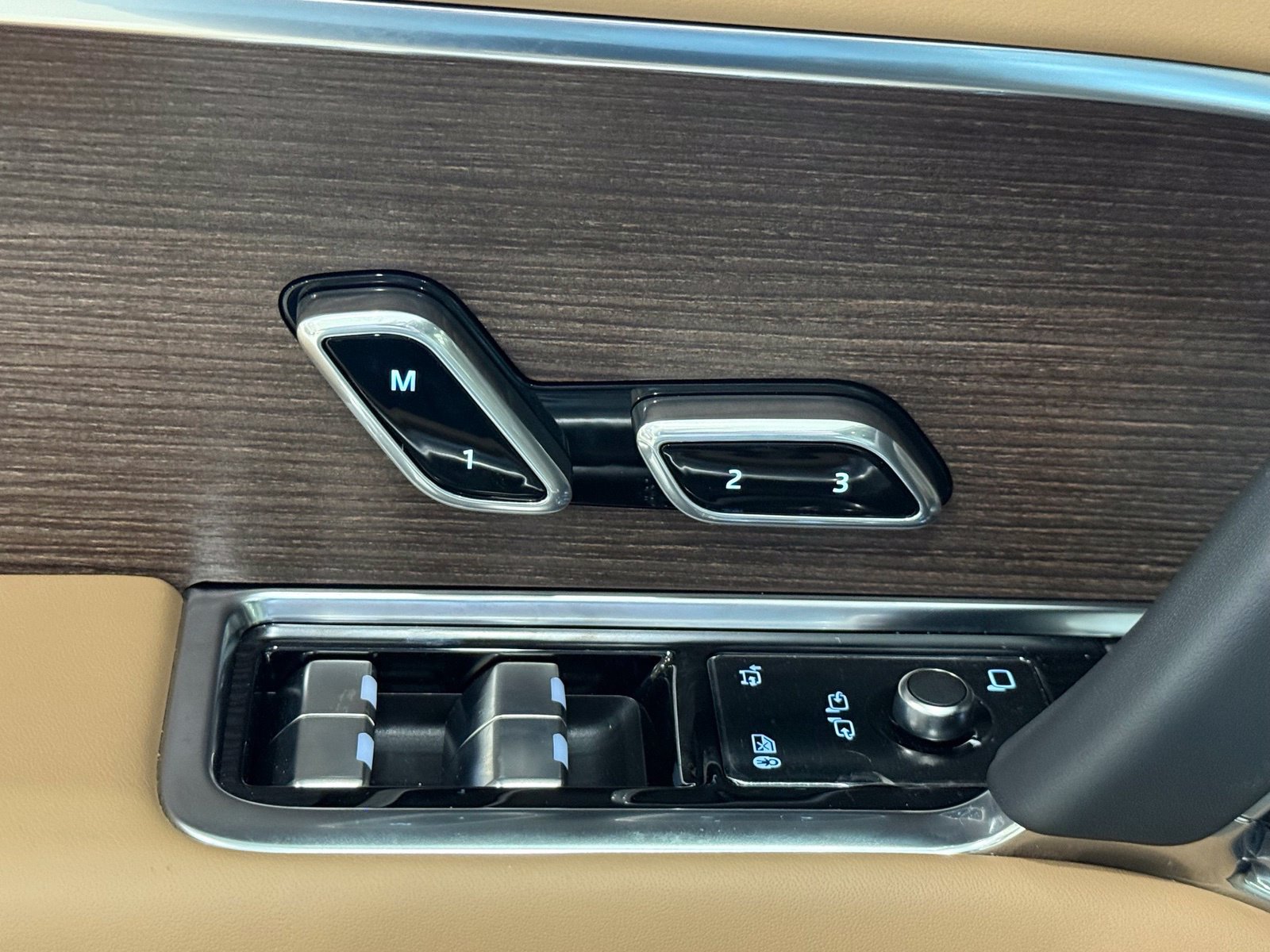 New 2026 Land Rover Range Rover SE AWD/4WD image 15