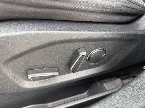 Used 2015 Ford Edge SEL image 19