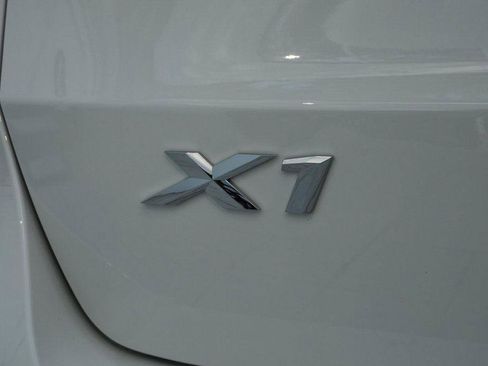 New 2025 BMW X1 xDrive28i w/ Technology Package image 17