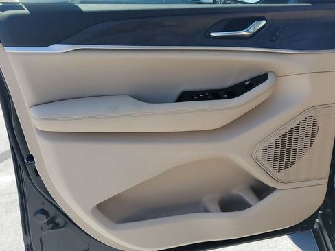 New 2025 Jeep Grand Cherokee L Limited w/ Black Appearance Package image 21