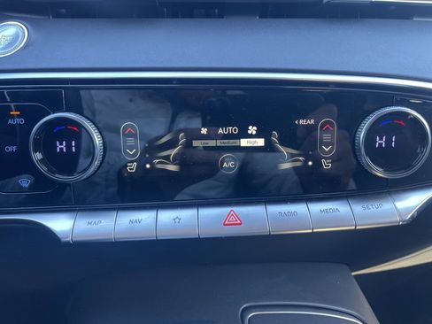 Used 2025 Genesis GV70 2.5T image 21