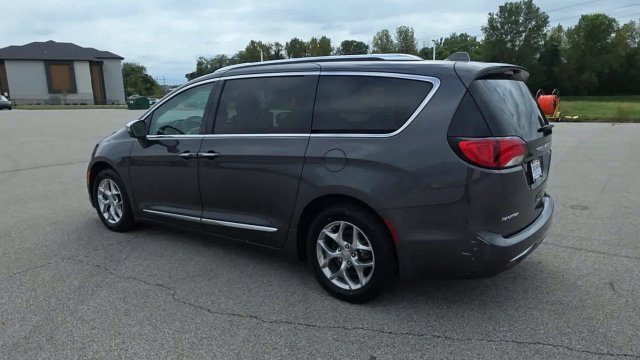 Used 2019 Chrysler Pacifica Limited w/ Advanced Safetytec Group FWD image 5