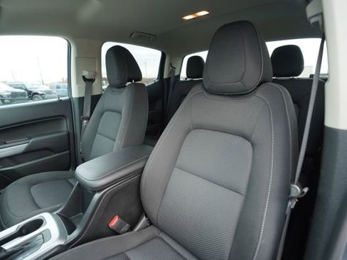 Used 2022 Chevrolet Colorado LT w/ Safety Package image 33