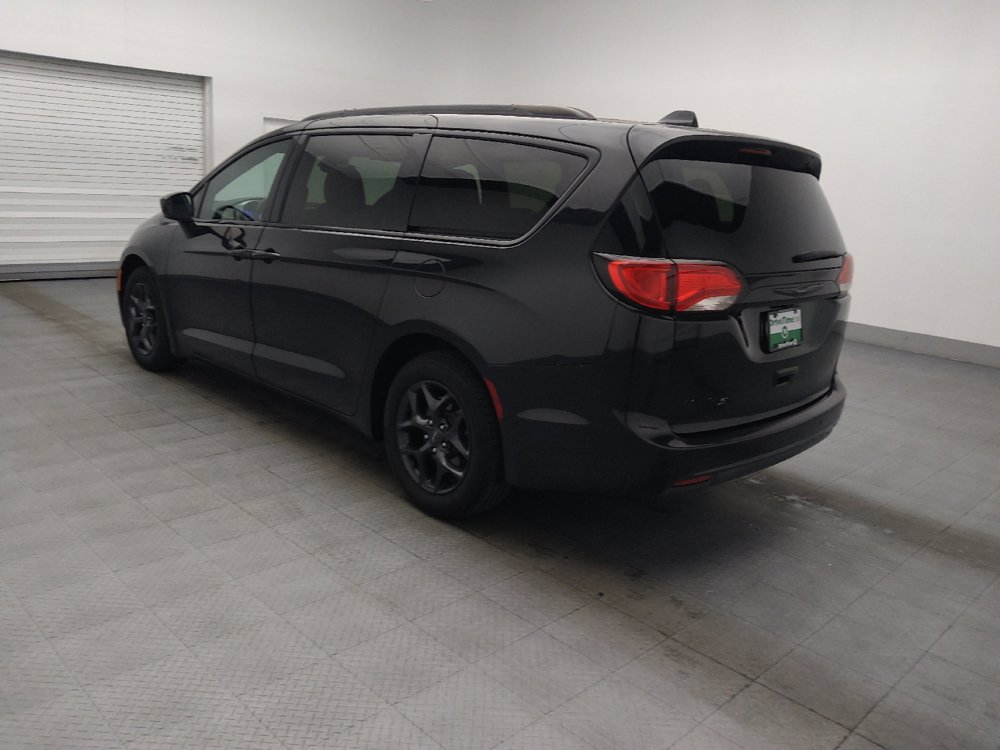 Used 2019 Chrysler Pacifica Touring-L w/ Advanced Safetytec Group FWD image 3