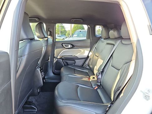 Used 2025 Jeep Compass Limited AWD/4WD image 9