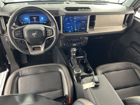 Used 2025 Ford Bronco Outer Banks AWD/4WD image 16