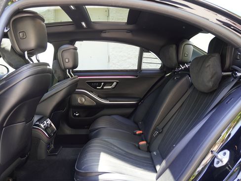 Used 2023 Mercedes-Benz S 500 4MATIC image 28