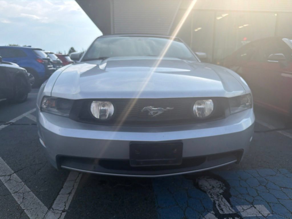 Used 2012 Ford Mustang GT Premium w/ Electronics Pkg RWD image 2
