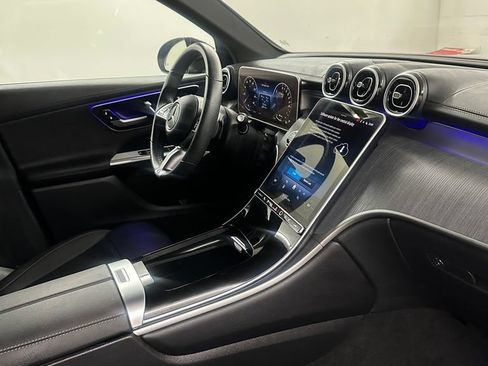 Used 2025 Mercedes-Benz GLC 350e 4MATIC image 35
