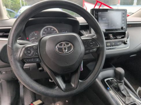 Used 2022 Toyota Corolla LE FWD image 12