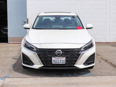 Used 2023 Nissan Altima 2.5 SL AWD/4WD image 2