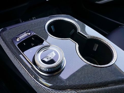 Used 2025 Cadillac Optiq Sport 1 image 27