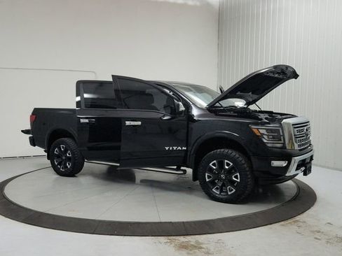 Used 2023 Nissan Titan Platinum Reserve w/ Moonroof Package AWD/4WD image 9