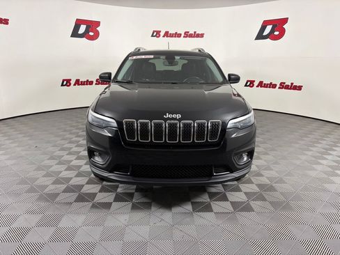 Used 2019 Jeep Cherokee Latitude Plus w/ Comfort/Convenience Group AWD/4WD image 11