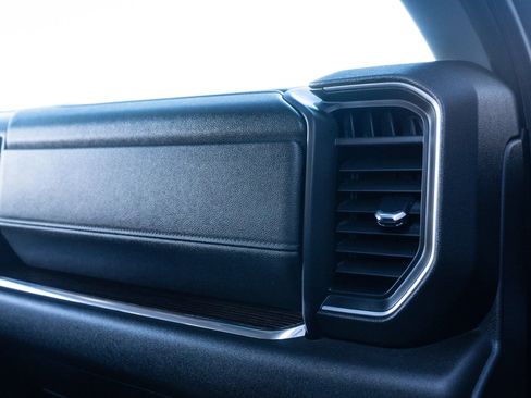 Used 2023 GMC Sierra 1500 SLE image 16