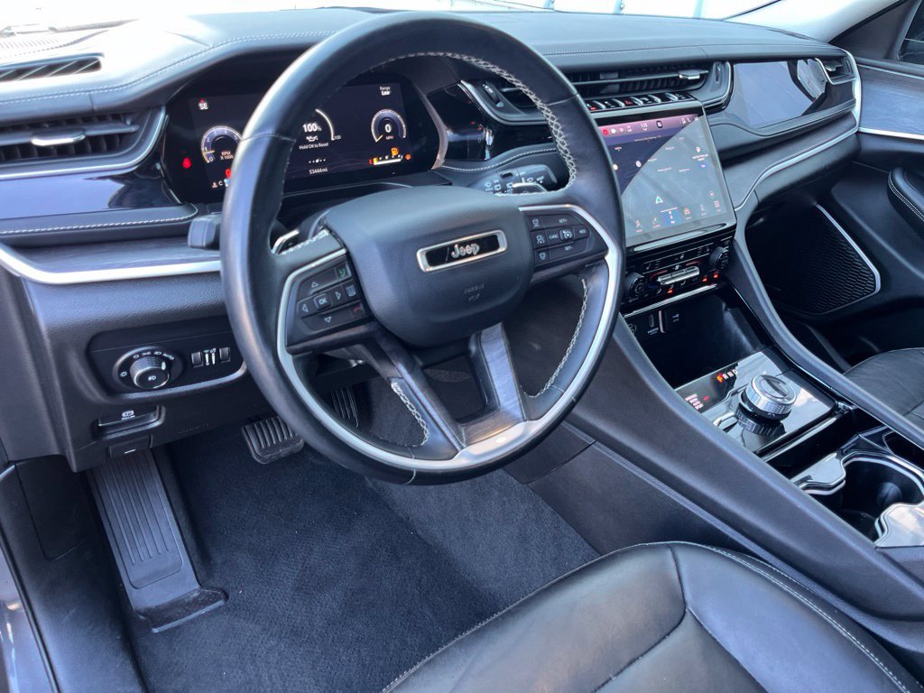 Used 2022 Jeep Grand Cherokee L Limited AWD/4WD image 2