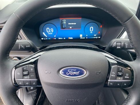 Used 2023 Ford Escape Platinum w/ Premium Technology Package image 8