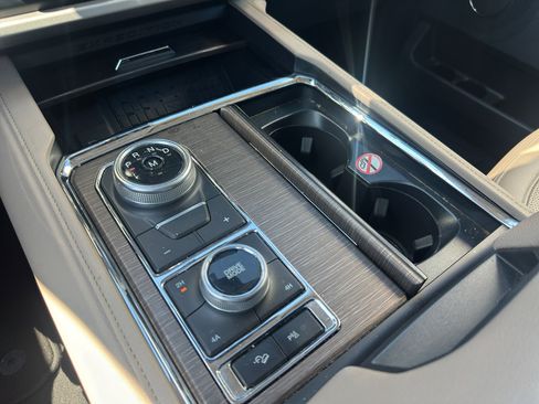 Used 2024 Ford Expedition Max Limited image 24