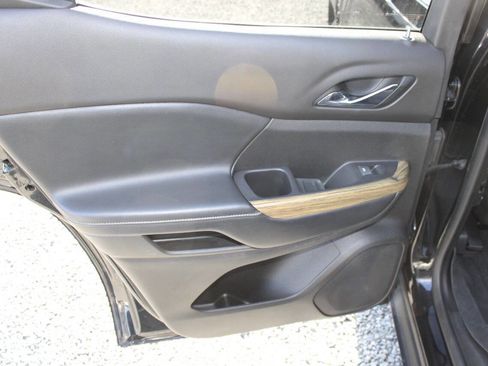 Used 2019 GMC Acadia Denali w/ Technology Package image 27