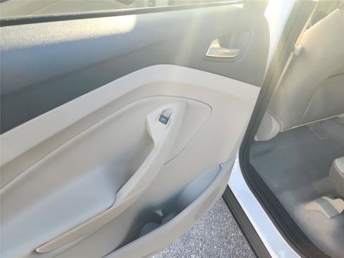 Used 2014 Ford Escape SE image 15