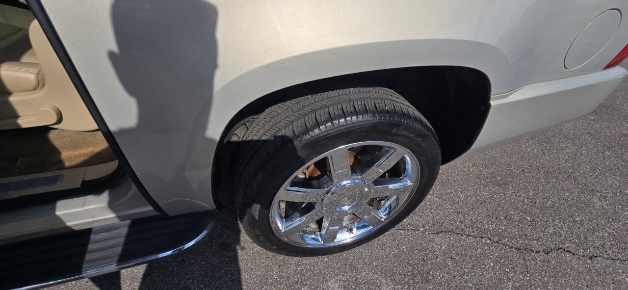 Used 2009 Cadillac Escalade ESV AWD image 12