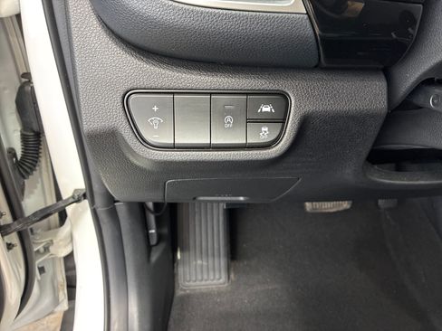 Certified 2023 Kia Seltos EX AWD/4WD image 17