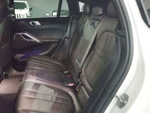 Used 2022 BMW X6 xDrive40i w/ M Sport Package image 17