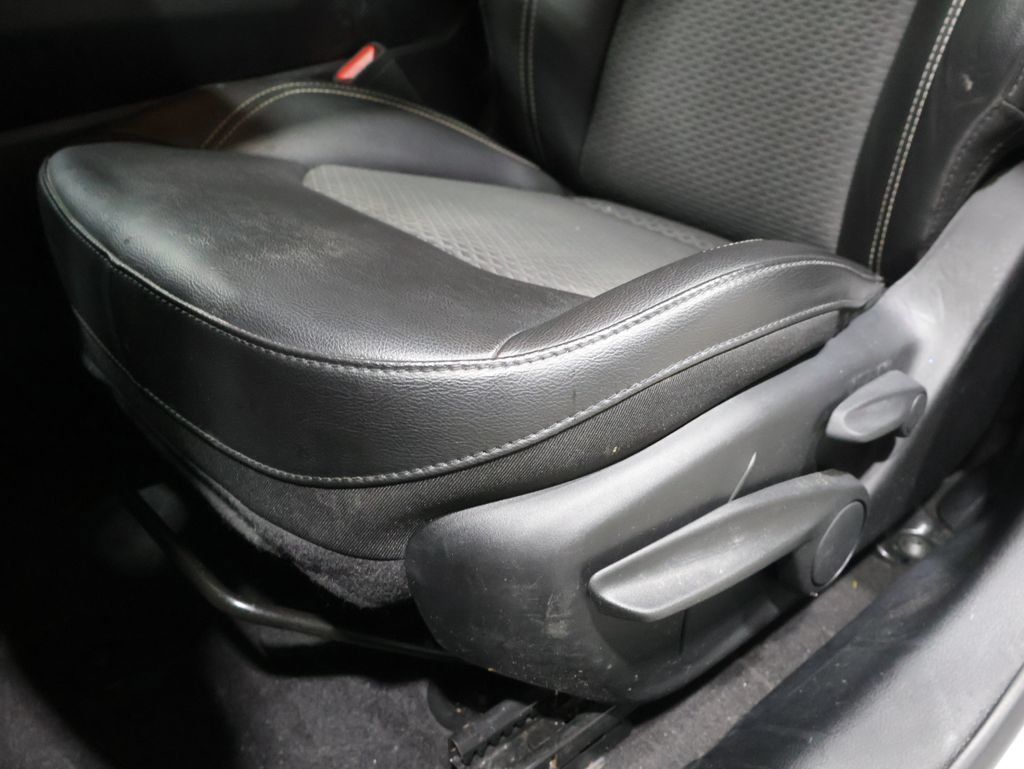 Used 2023 Jeep Compass Latitude AWD/4WD image 10