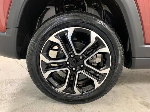 Used 2022 Jeep Compass Limited AWD/4WD image 10