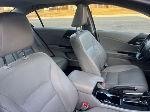 Used 2015 Honda Accord EX-L image 25
