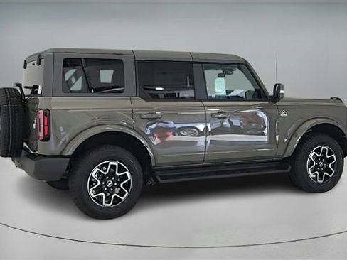 New 2025 Ford Bronco Outer Banks image 8