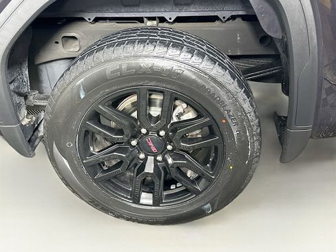 Used 2022 GMC Sierra 1500 Elevation image 11