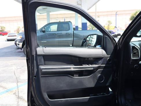 Used 2019 Ford Expedition XLT w/ Equipment Group 202A RWD image 11