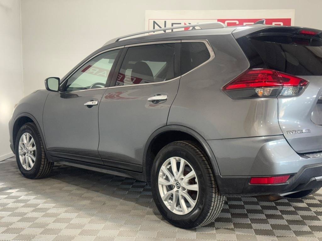 Used 2017 Nissan Rogue SV AWD/4WD image 6