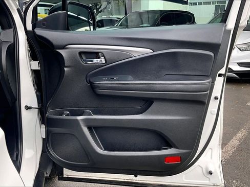 Used 2022 Honda Pilot Sport image 22