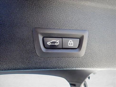 Used 2017 BMW X4 M40i image 9