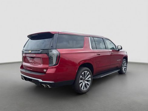 Used 2025 Chevrolet Suburban High Country w/ Sun And Tow Package AWD/4WD image 6